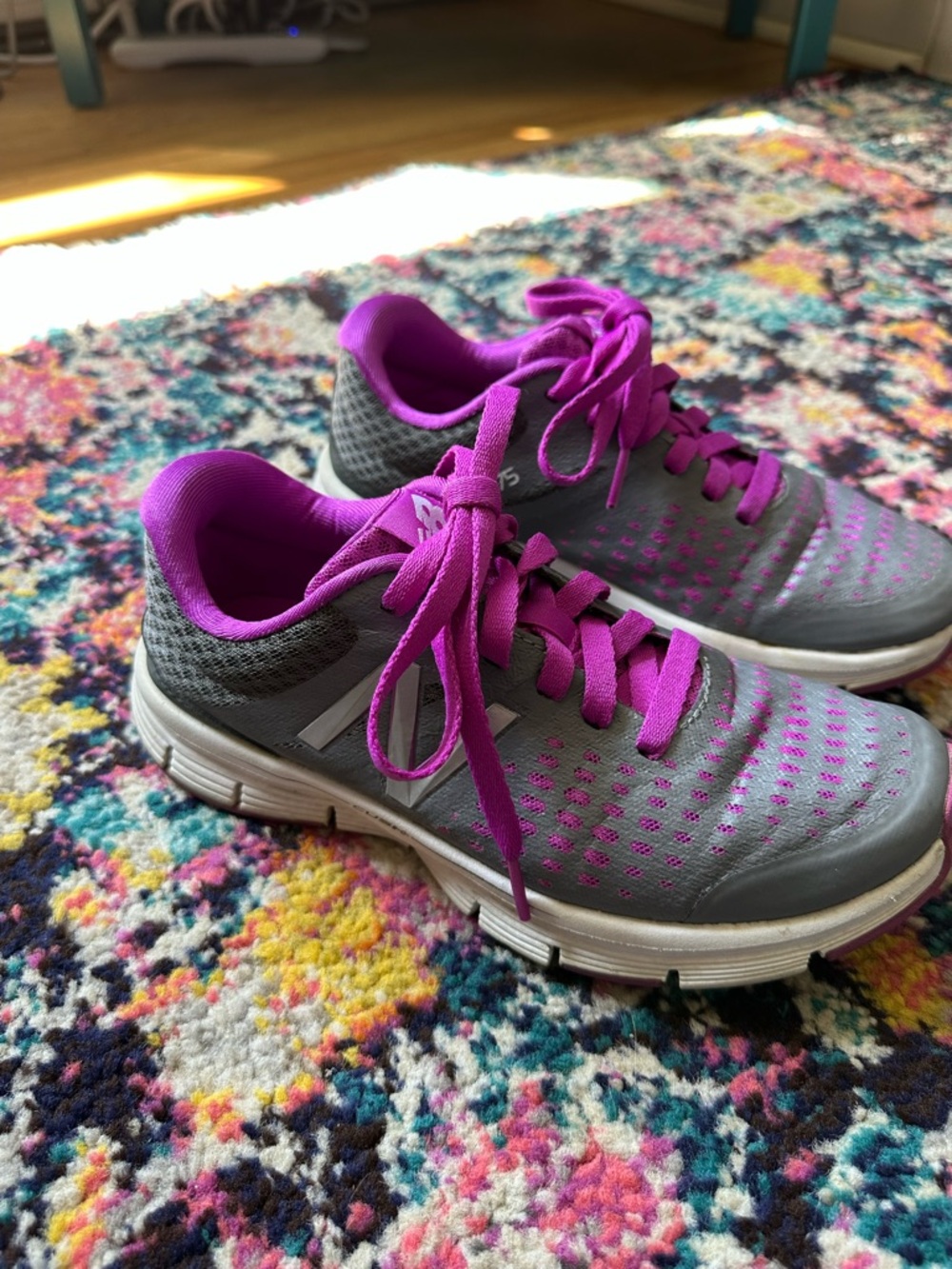 New Balance 775 Lace Up Running Sneakers Womens 7 Pink Gray